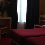 Hotel Hipotel Père-lachaise République 3*