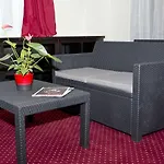 Hotel Hipotel Père-lachaise République 3*