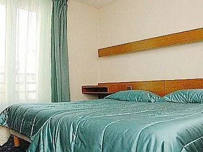 Hipotel Pere-lachaise Republique מלון 3*