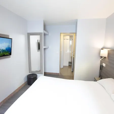 Hotel Hipotel Pere-lachaise Republique 3*