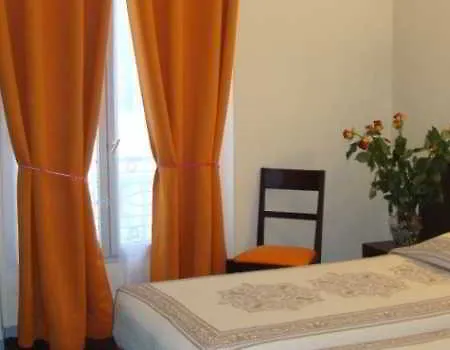 Hipotel Pere-lachaise Republique Otel 3*