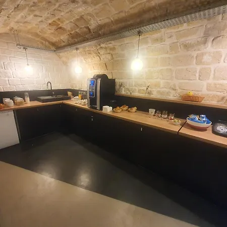 Hipotel Père-lachaise République Parigi