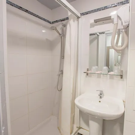 Hotel Hipotel Pere-lachaise Republique 3*