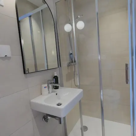 Hipotel Pere-lachaise Republique Hotell 3*