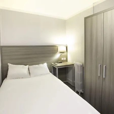 Hipotel Pere-lachaise Republique Otel 3*