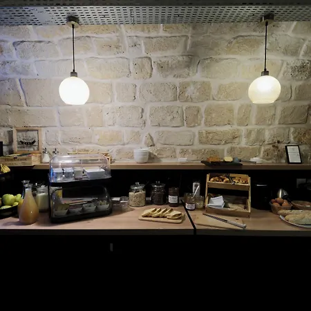 Hotel Hipotel Père-lachaise République 3*