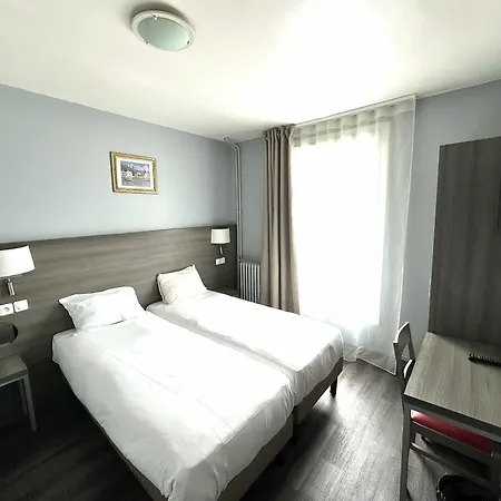 Hipotel Père-lachaise République Hotel 3*