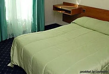 Hipotel Pere-lachaise Republique Hotell