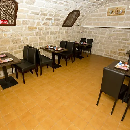 Hotel Hipotel Pere-lachaise Republique Paris