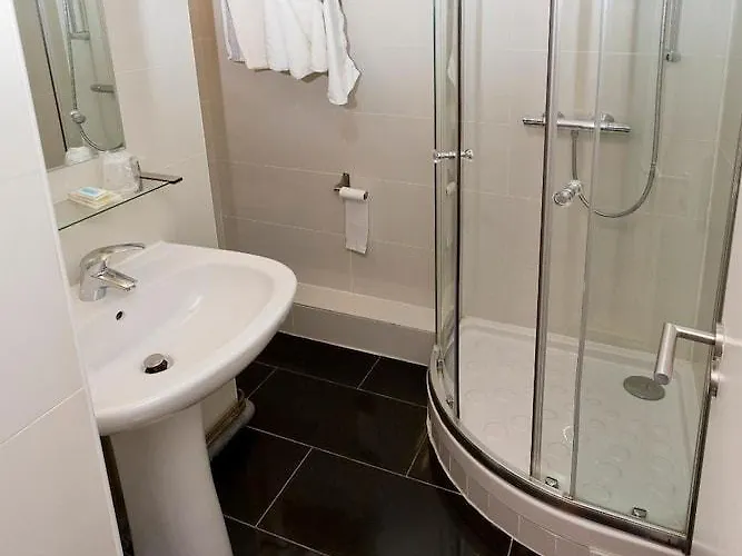 Hipotel Pere-lachaise Republique