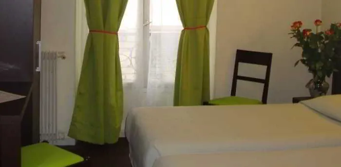 Hipotel Pere-lachaise Republique 3*