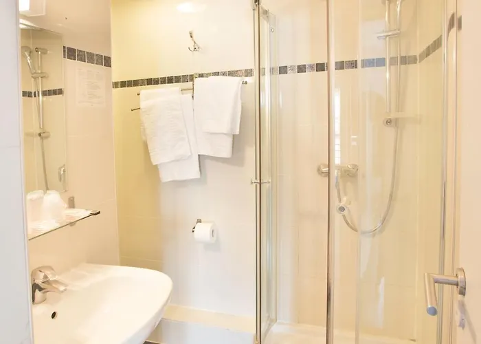 Hipotel Pere-lachaise Republique 3*