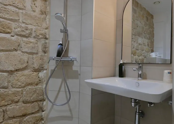 Hipotel Pere-lachaise Republique Paříž