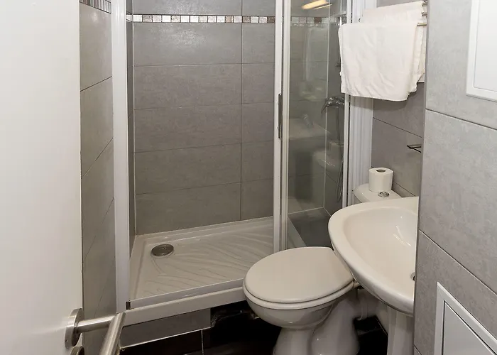 Hipotel Pere-lachaise Republique