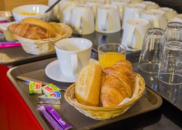 Hipotel Pere-lachaise Republique 3*