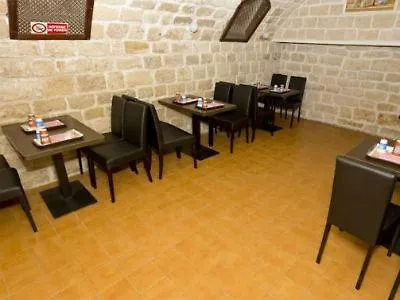 Hipotel Pere-lachaise Republique 3*