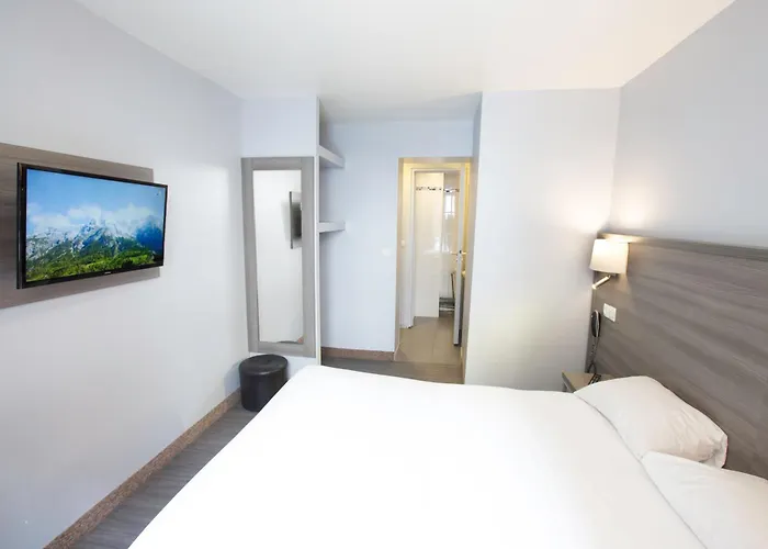Hotell Hipotel Pere-lachaise Republique 3*