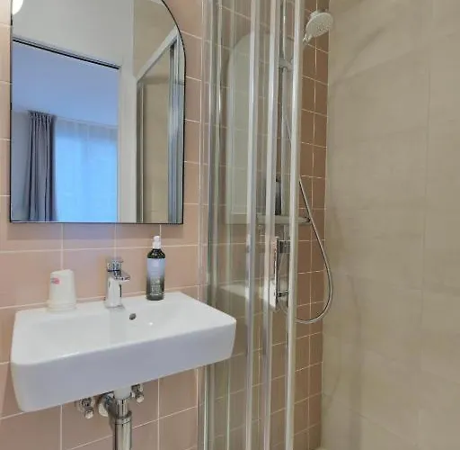 Hotell Hipotel Pere-lachaise Republique